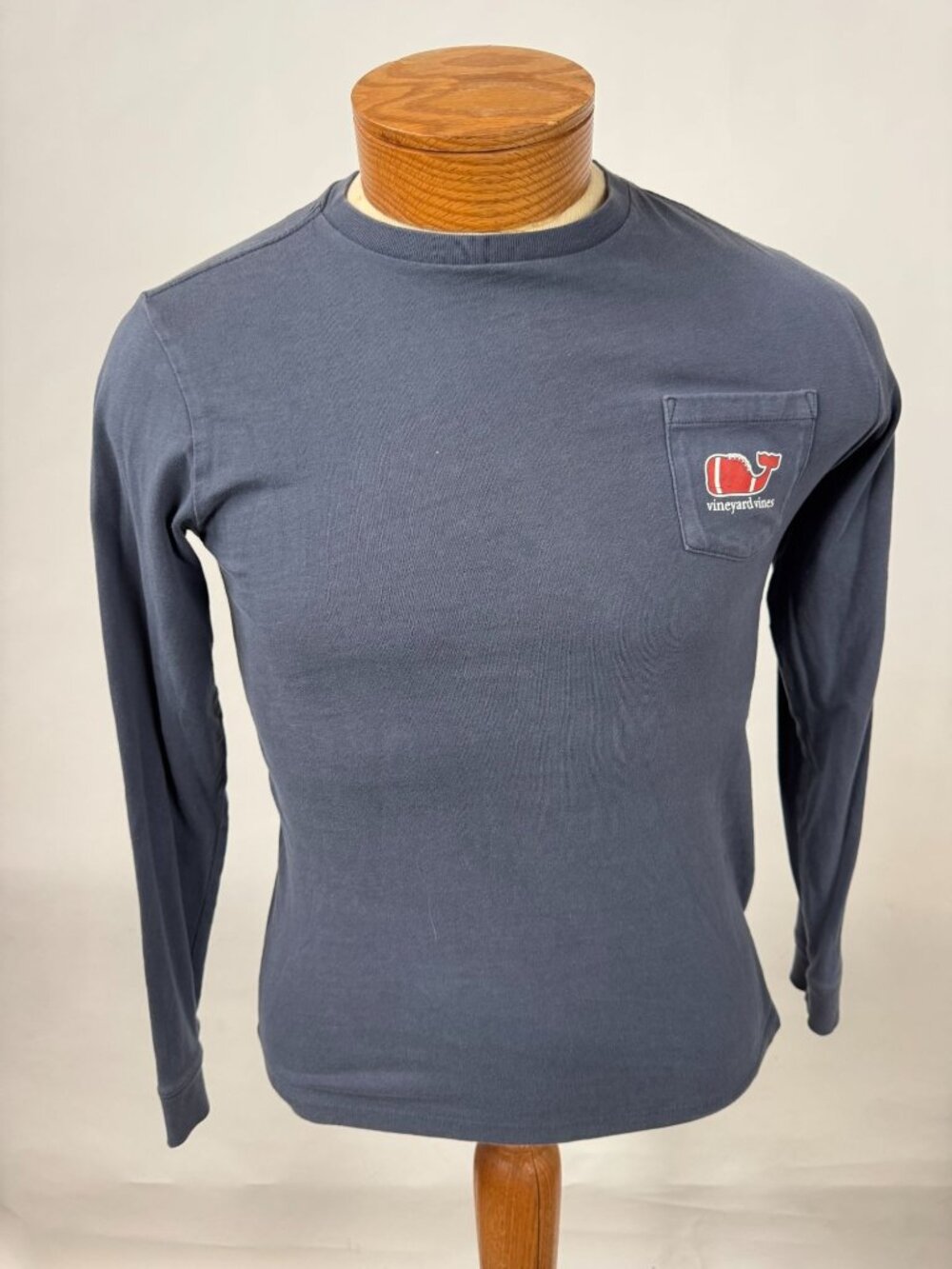 Vineyard Vines Mens Navy Long Sleeve T-Shirt With Red Whale Football Graphic Siz